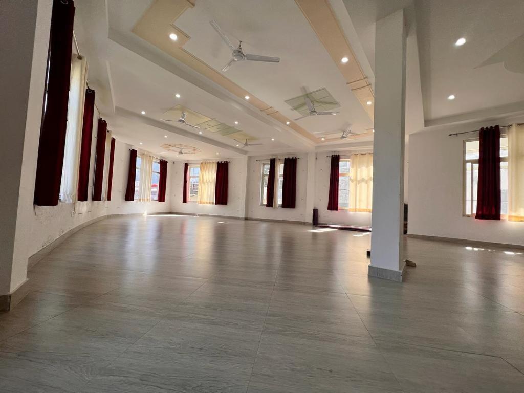 Hotel Paradise Palm Rishikesh Bagian luar foto