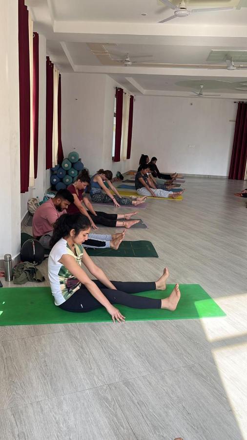 Hotel Paradise Palm Rishikesh Bagian luar foto