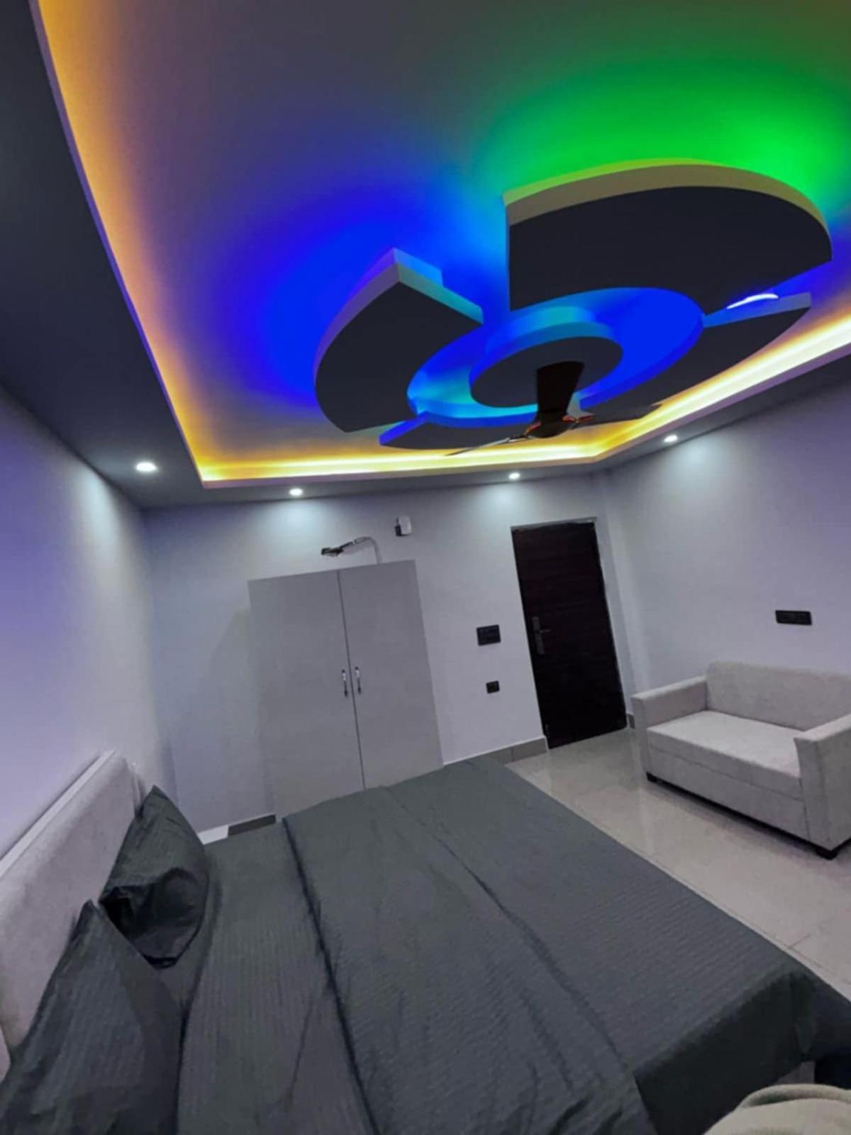 Hotel Paradise Palm Rishikesh Bagian luar foto