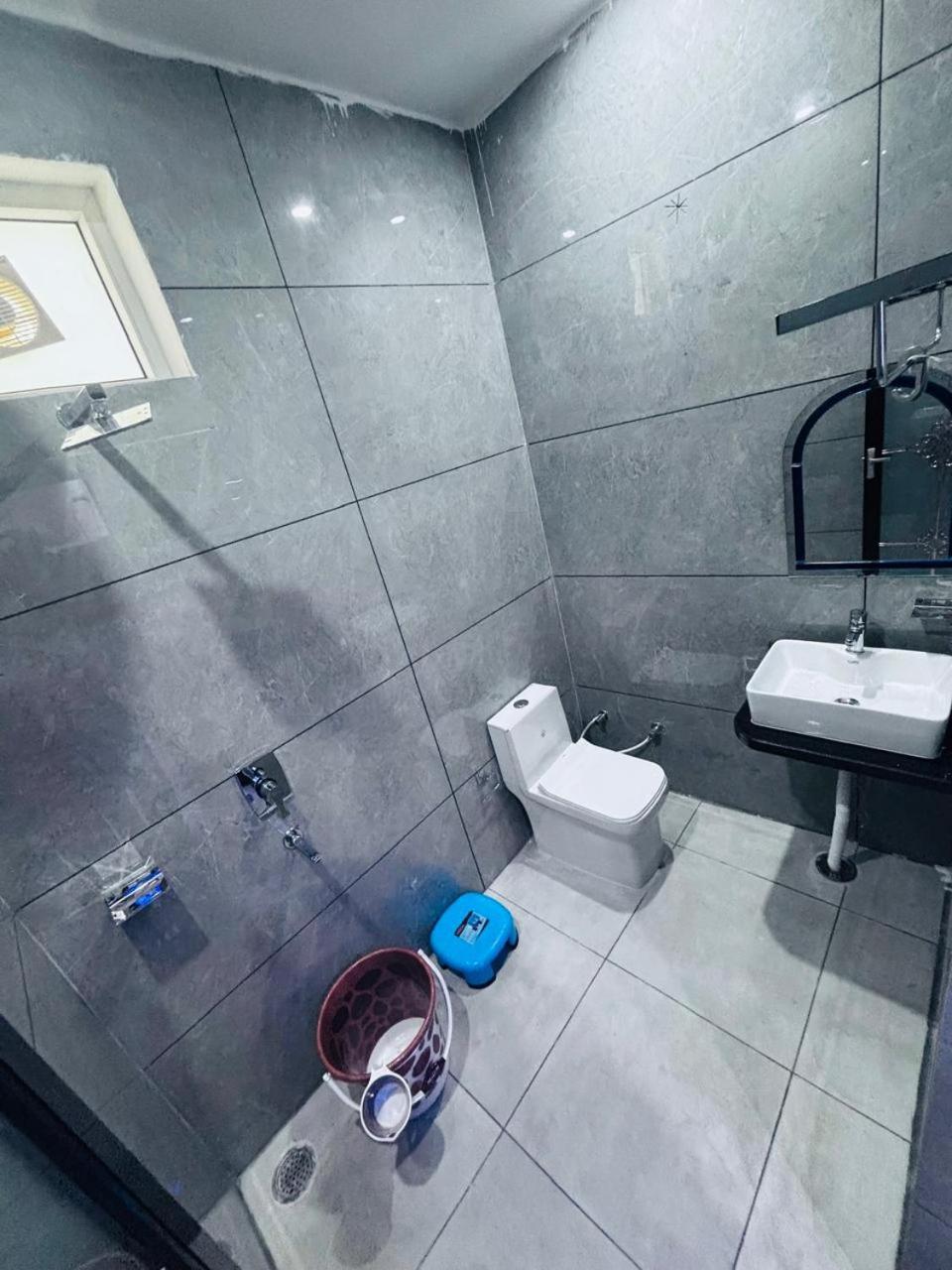 Hotel Paradise Palm Rishikesh Bagian luar foto
