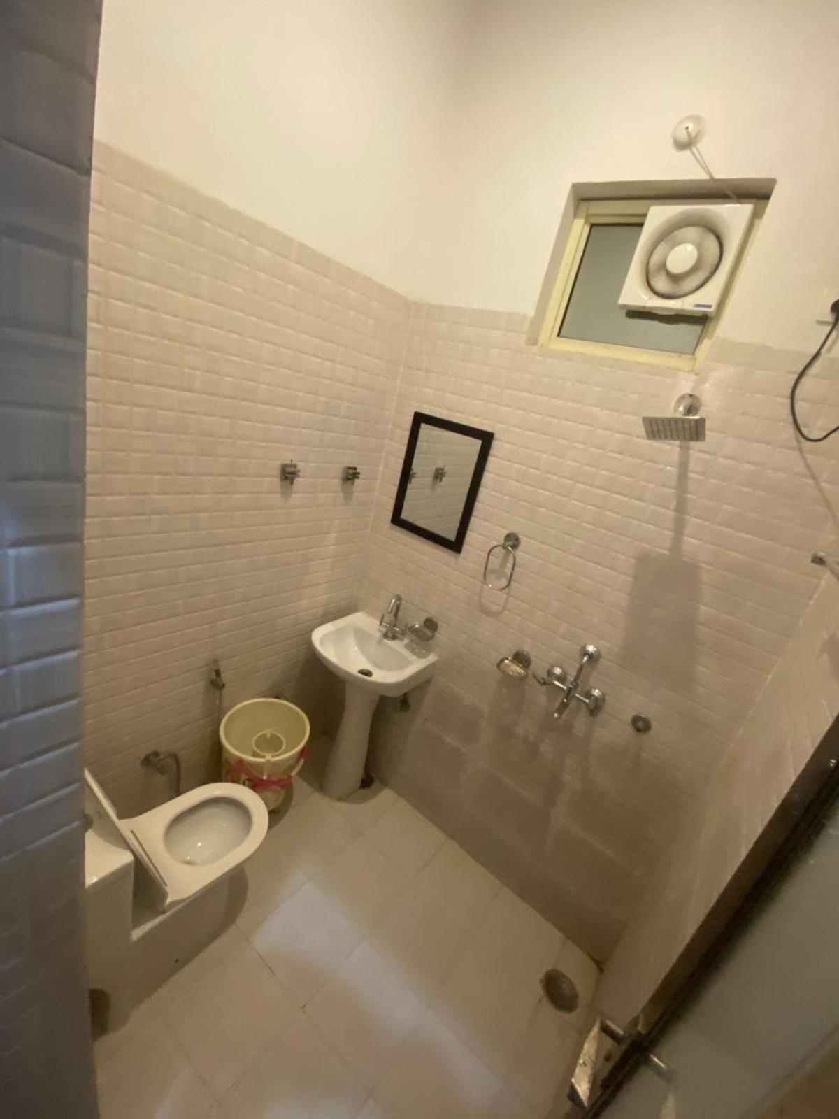 Hotel Paradise Palm Rishikesh Ruang foto
