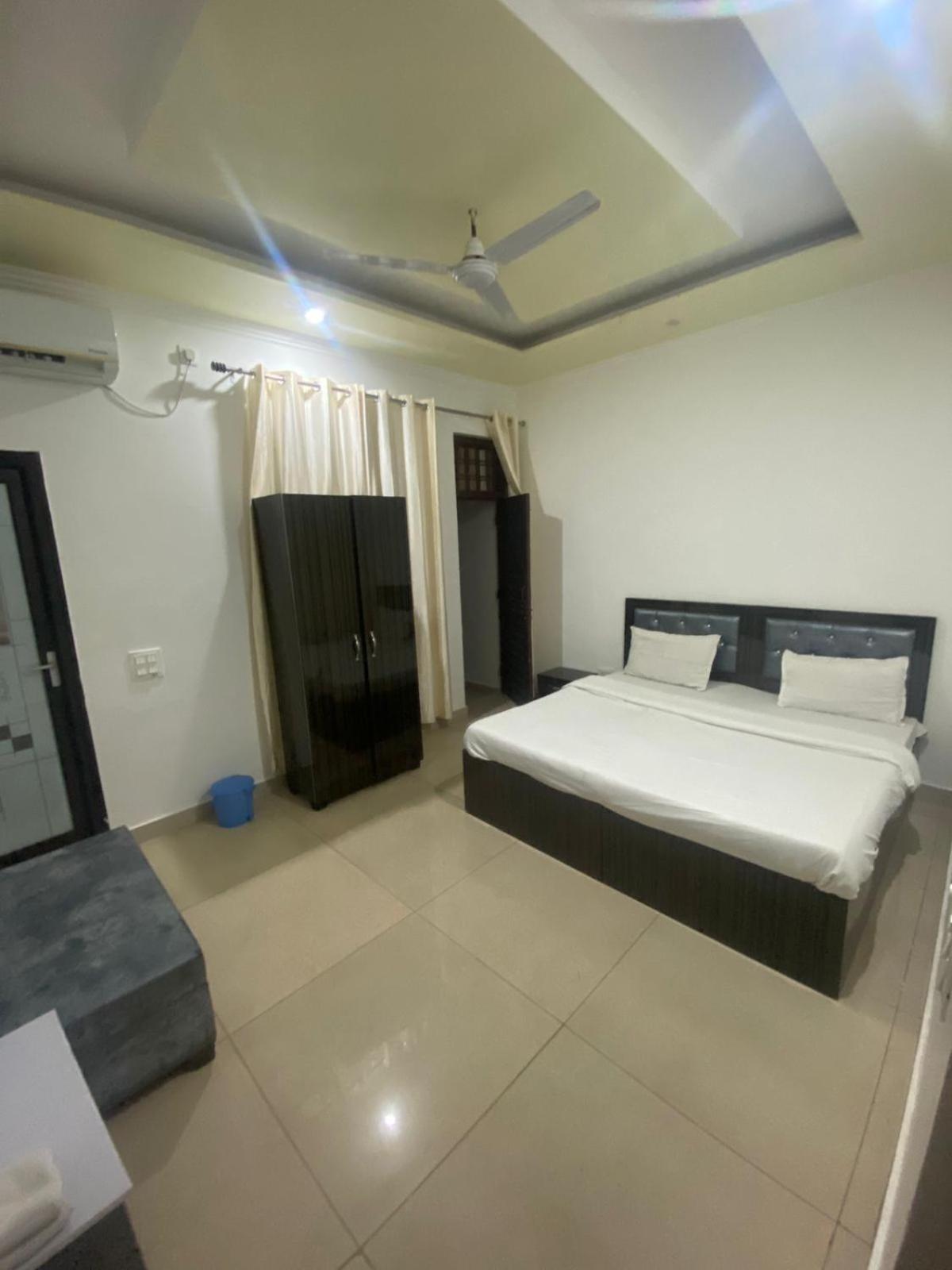 Hotel Paradise Palm Rishikesh Ruang foto